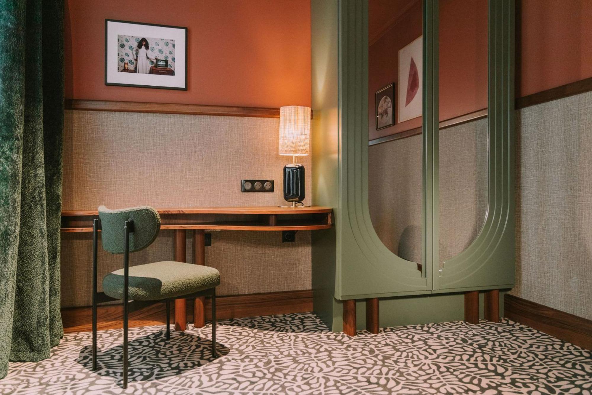 1.75 Paris La Treve Hotel Exterior photo